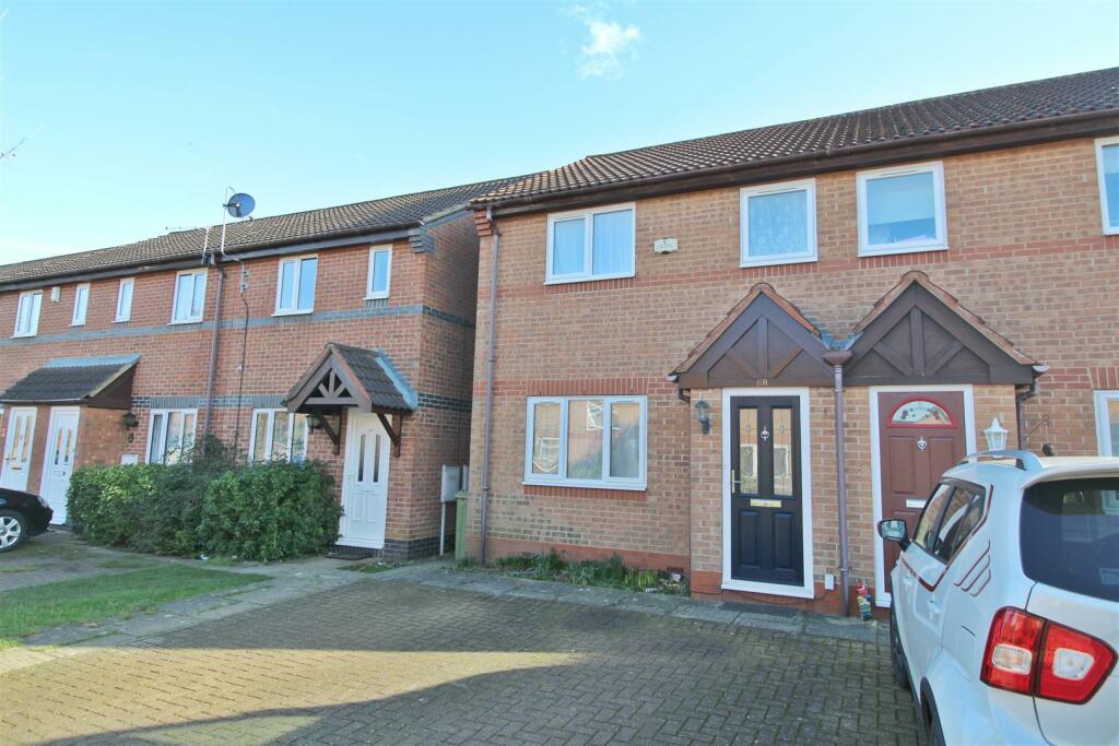 3 bedroom semi-detached house for rent in Hindemith Gardens, Old Farm Park, Milton Keynes, MK7