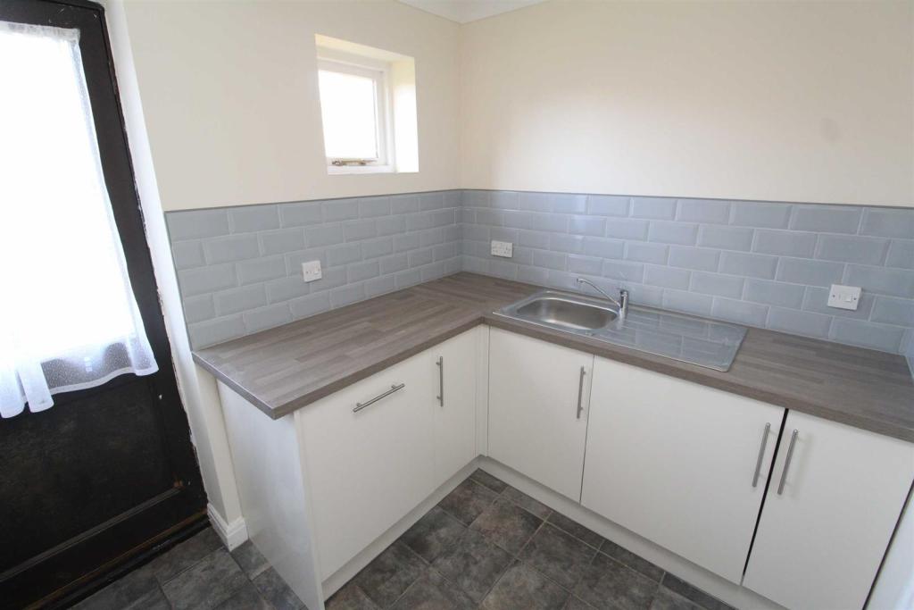 3 bedroom detached house for rent in Loxbeare Drive ...