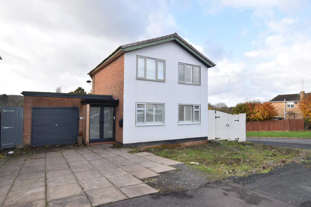 3 bedroom detached house for sale in Tiverton Road, Loughborough, LE11