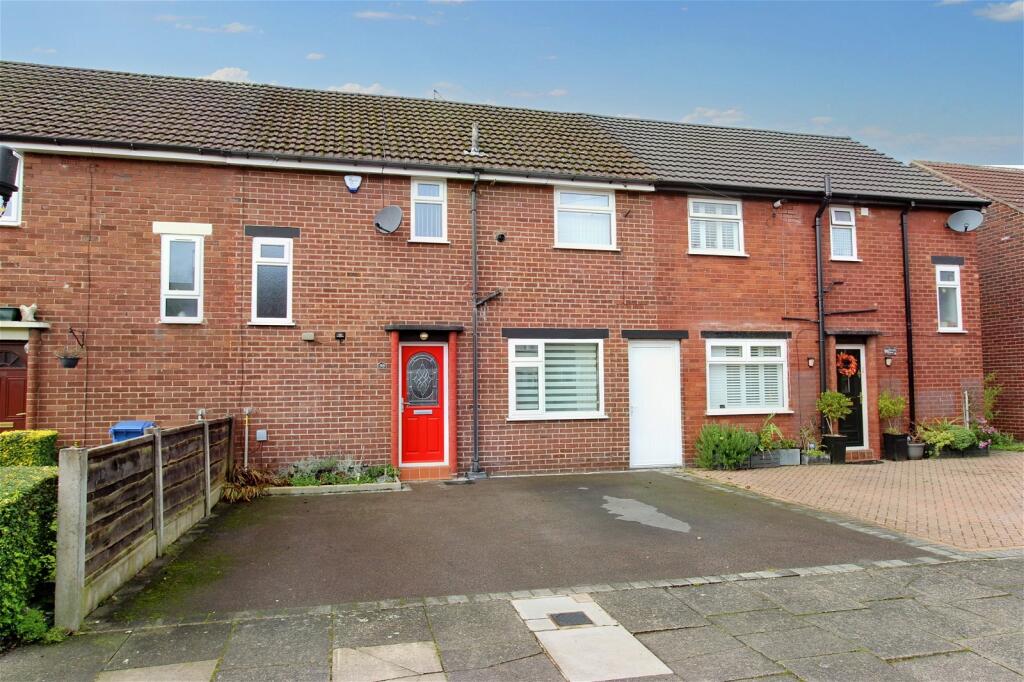 3 bedroom terraced house for sale in Warwick Road, Heaton Norris/Moor