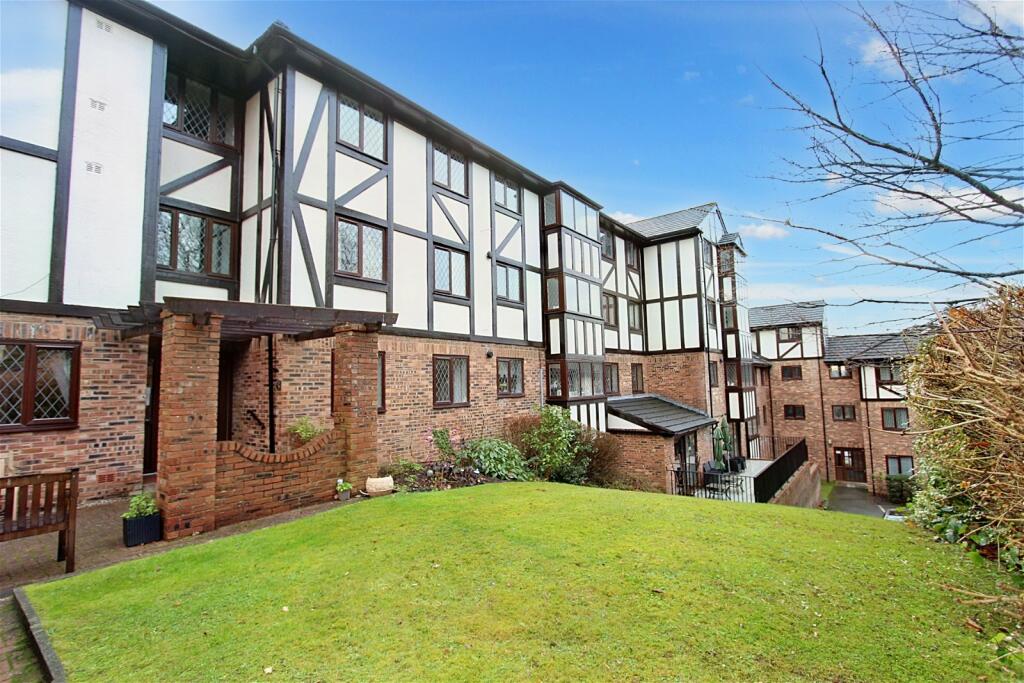 2 bedroom retirement property for sale in Bankside Court, Heaton Mersey