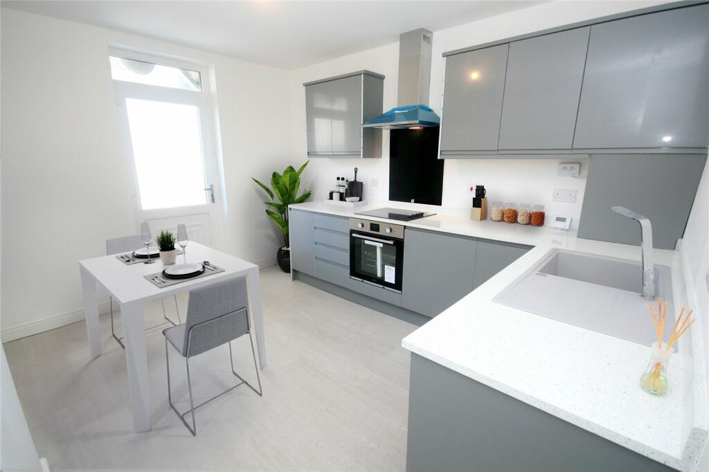 2 bedroom apartment for sale in South Parade, Whitley Bay, NE26