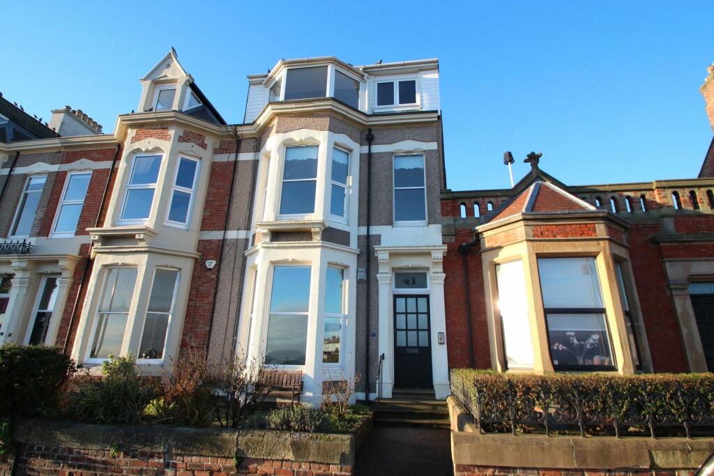 2 bedroom apartment for sale in Beverley Terrace, Cullercoats, Tyne