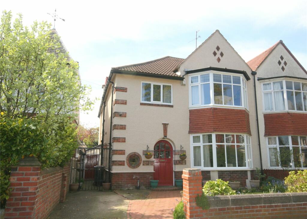 4 bedroom semidetached house for sale in Queens Road, Whitley Bay, NE26