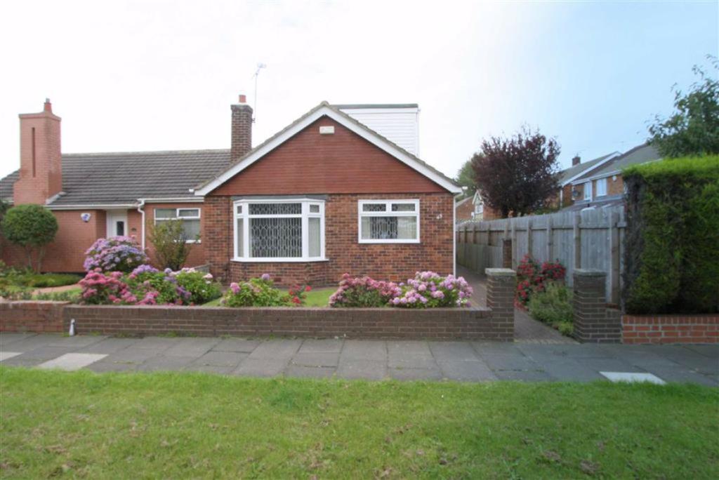2 bedroom semidetached bungalow for sale in Thirlmere Avenue, Marden