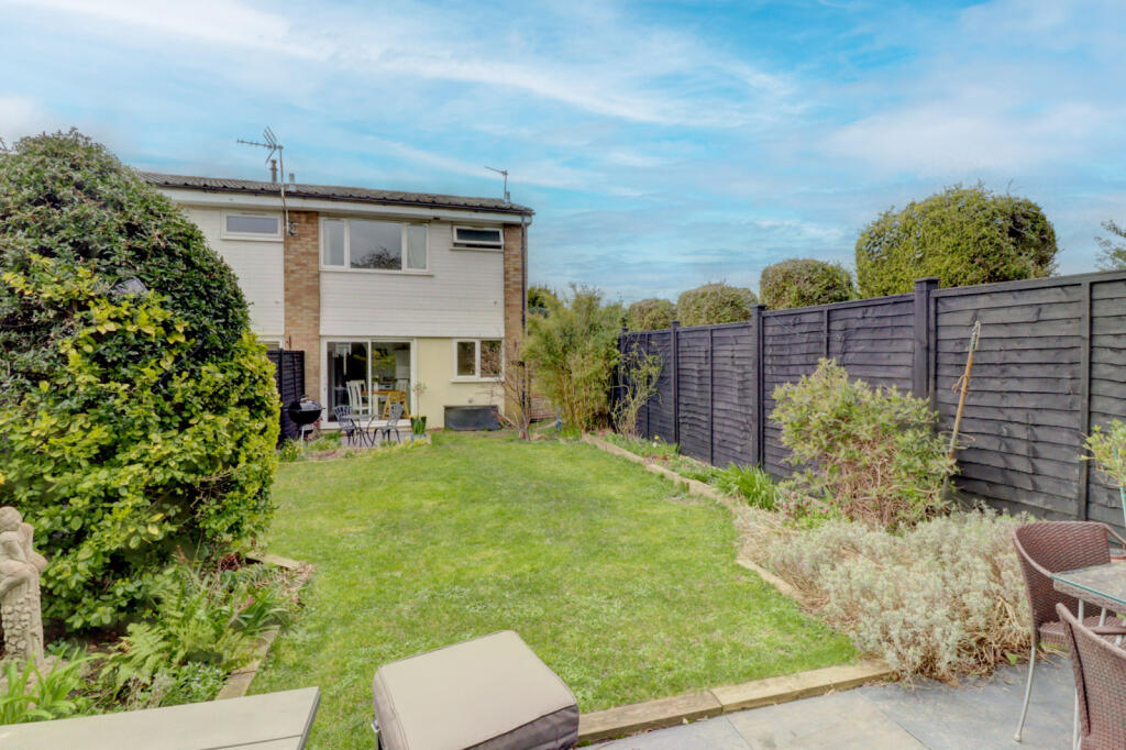 3 bedroom end of terrace house for sale in Wrights Lane, Prestwood