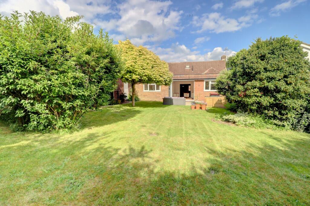 3 bedroom bungalow for sale in Sawpit Hill, Hazlemere, High