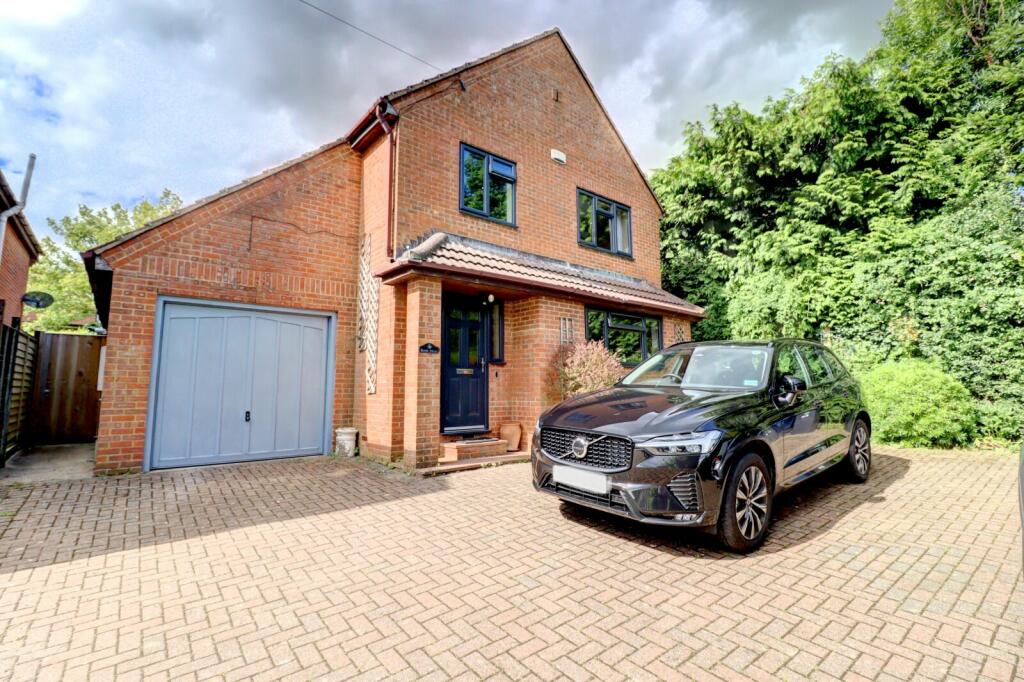 Main image of property: Sunny Bank, Widmer End, High Wycombe, Buckinghamshire, HP15