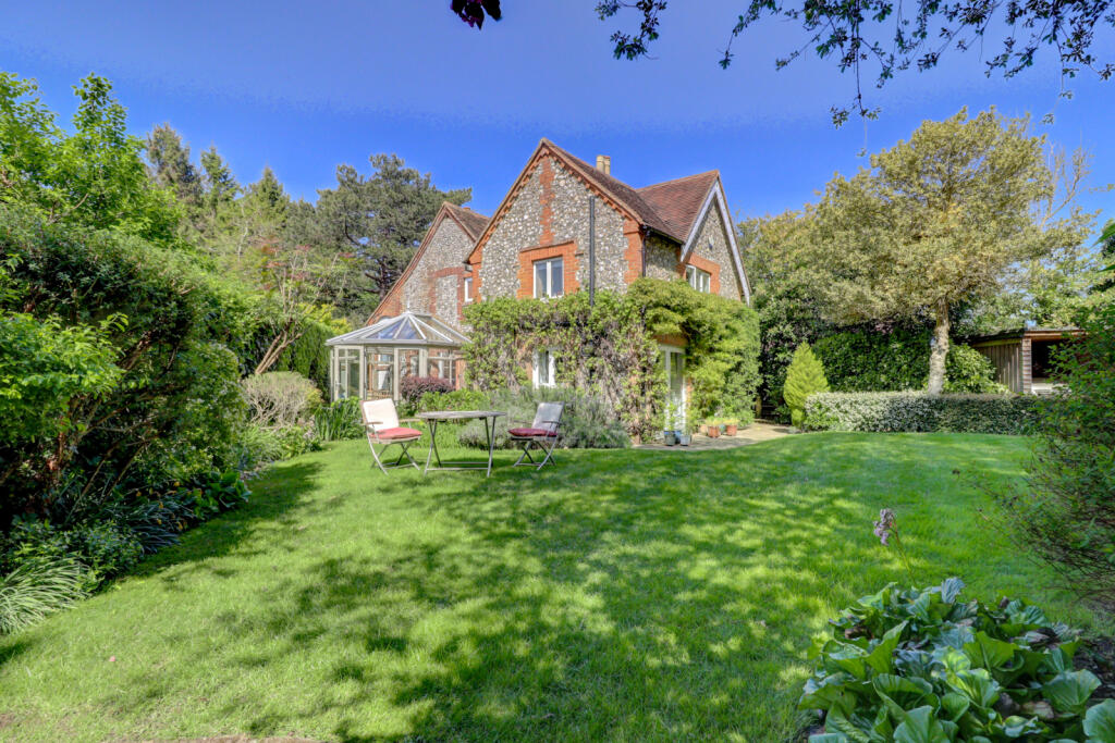 Main image of property: Kingshill Road, Four Ashes, High Wycombe, Buckinghamshire, HP15