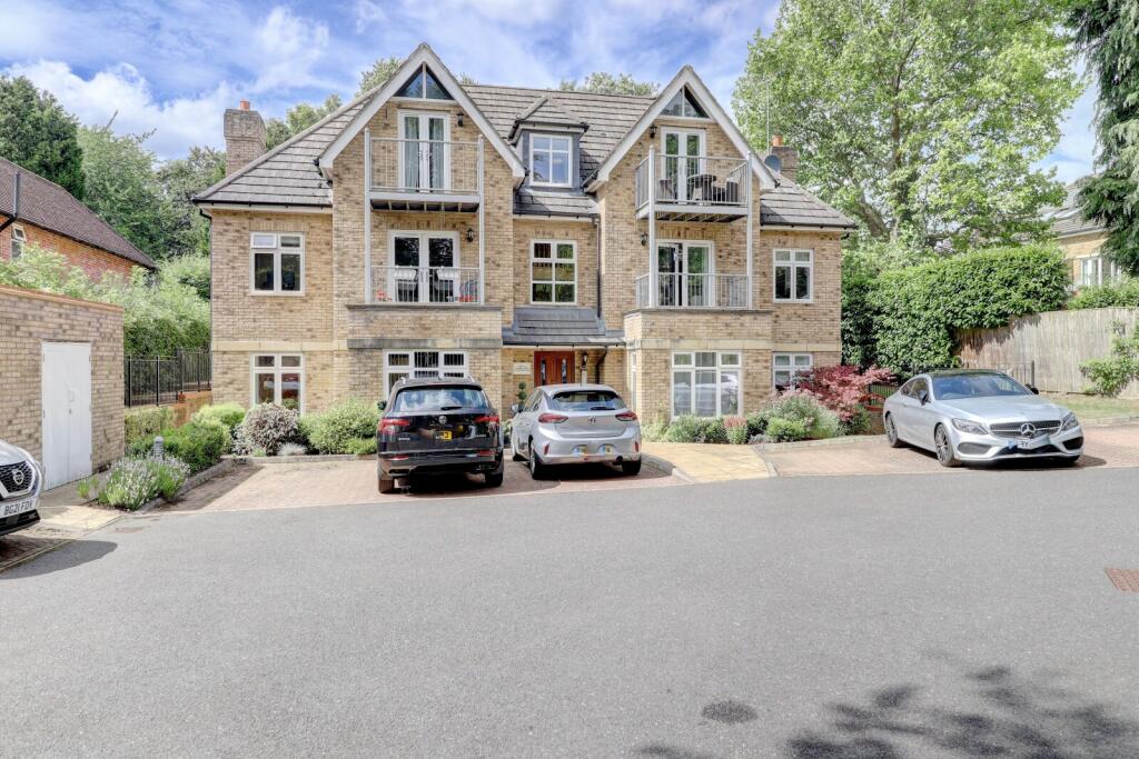 Main image of property: Amersham Road, Hazlemere, High Wycombe, Buckinghamshire, HP15