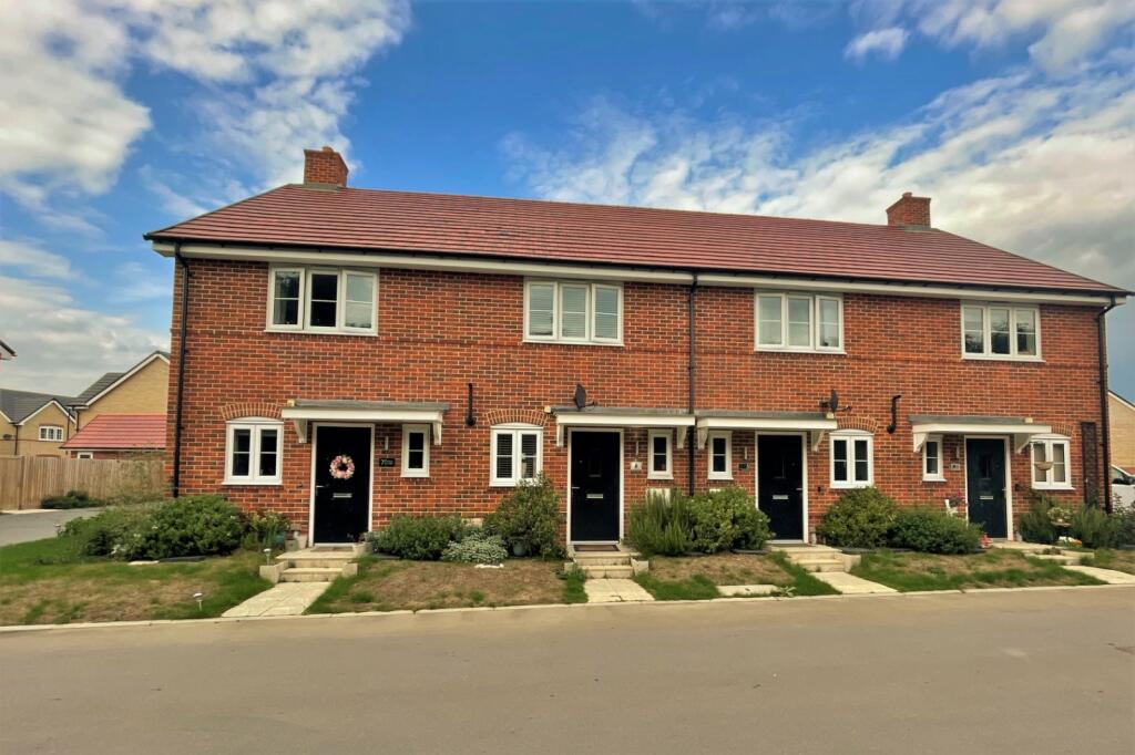 2 bedroom terraced house for sale in Autumn Drive, Longwick, Princes