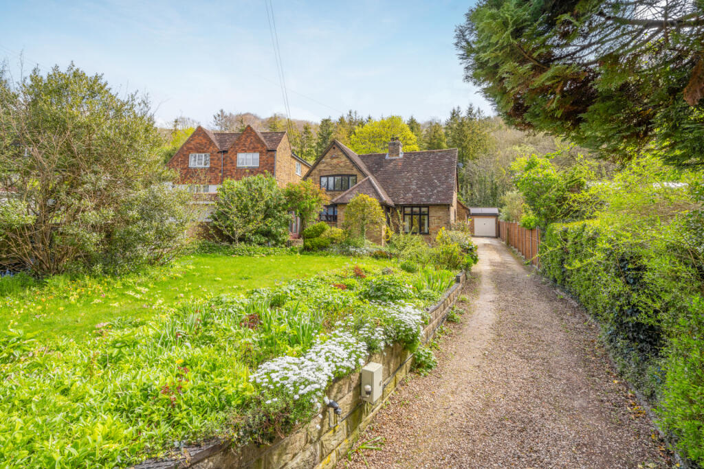 4 bedroom detached house for sale in Westfields, Whiteleaf, Princes