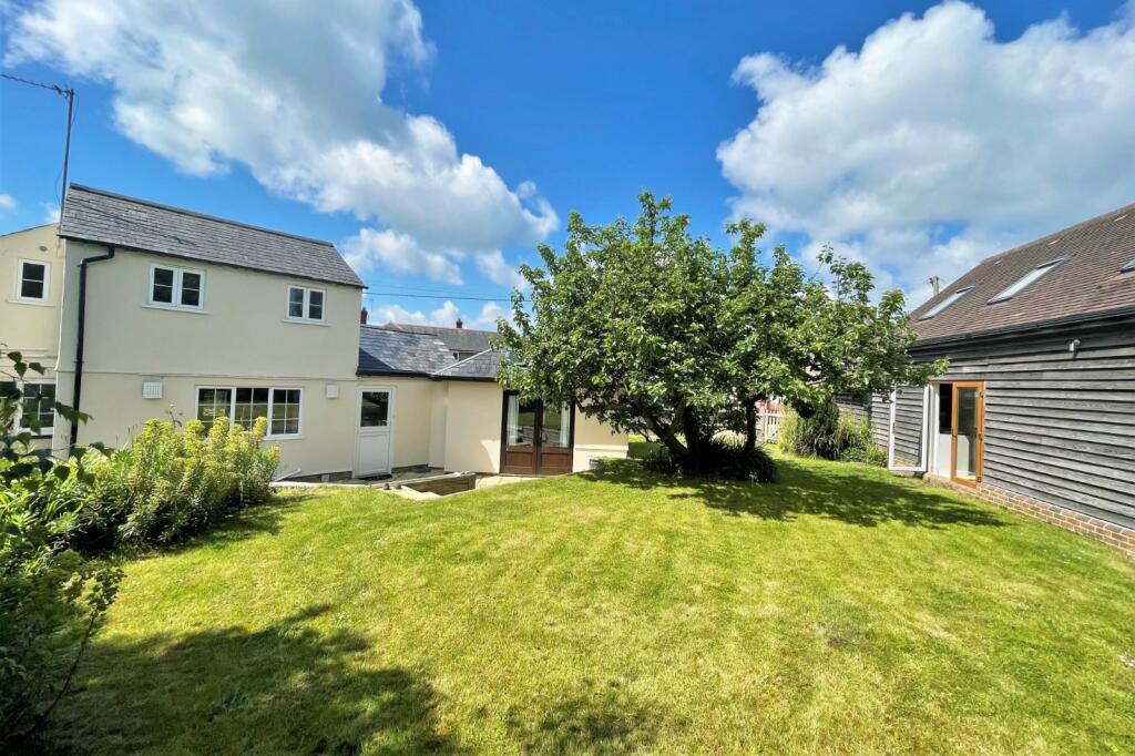 Main image of property: Main Road, Lacey Green, Princes Risborough, Buckinghamshire, HP27