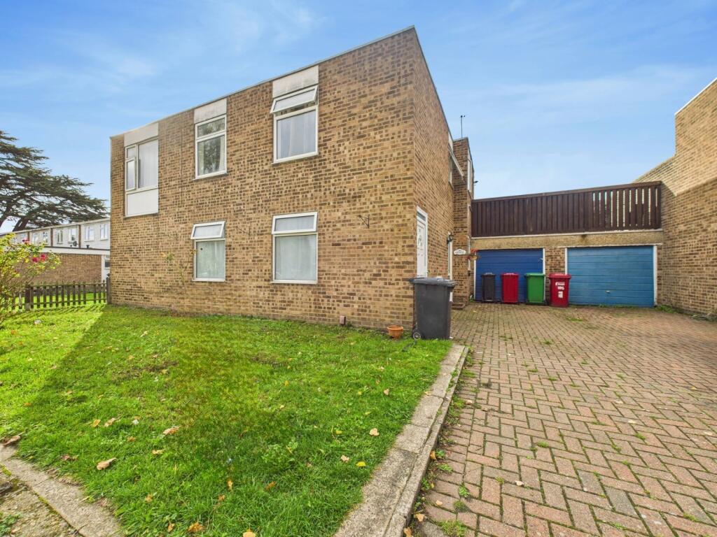 Main image of property: High Street, Langley, Berkshire, SL3