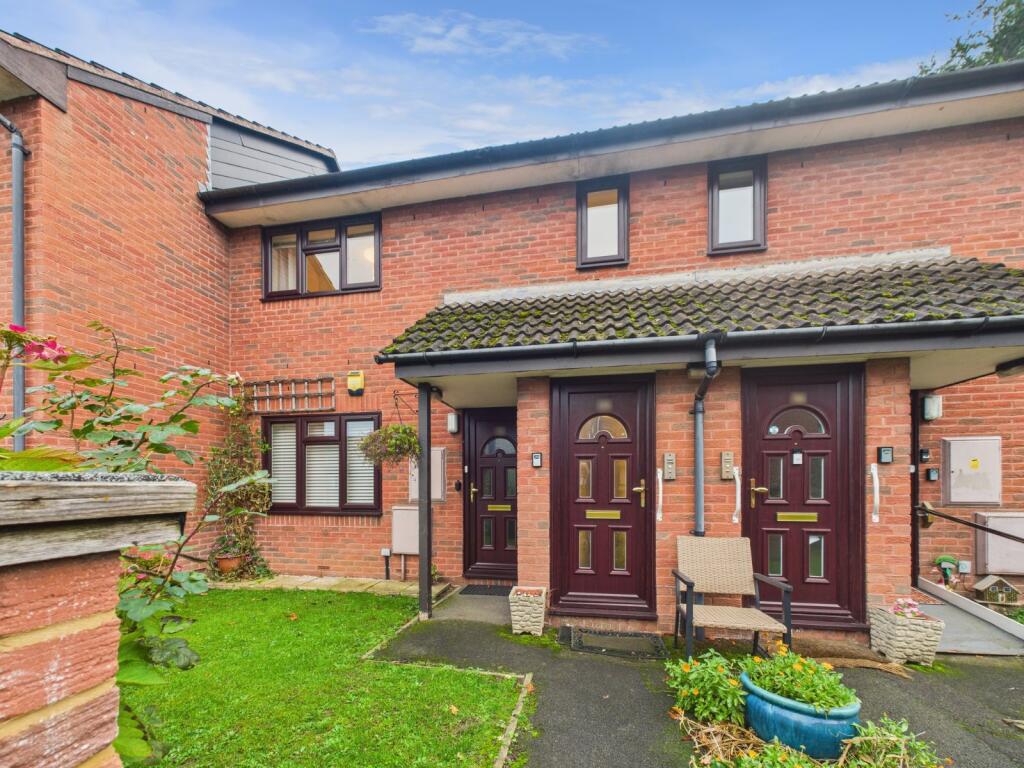 Main image of property: The Oaks, Kimberley Close, Langley, Berkshire, SL3