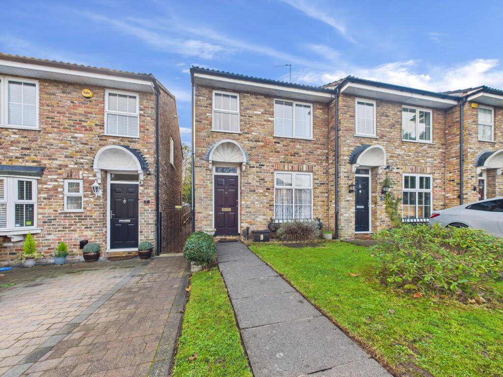 Main image of property: Holmsdale Close, Iver, Buckinghamshire, SL0