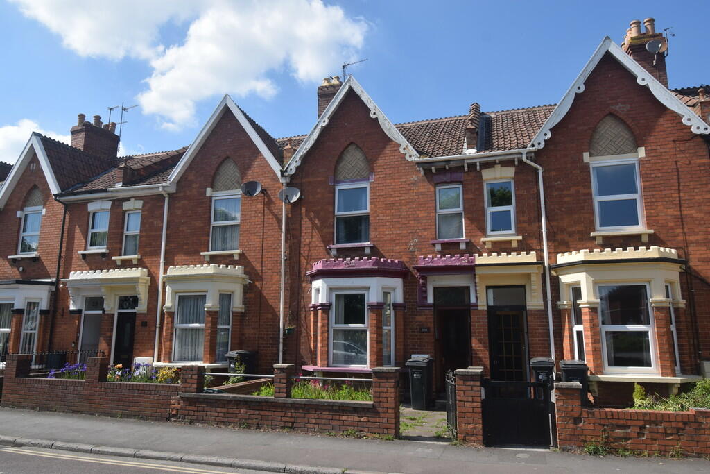 3 bedroom terraced house for sale in Cranleigh Gardens, Bridgwater, TA6