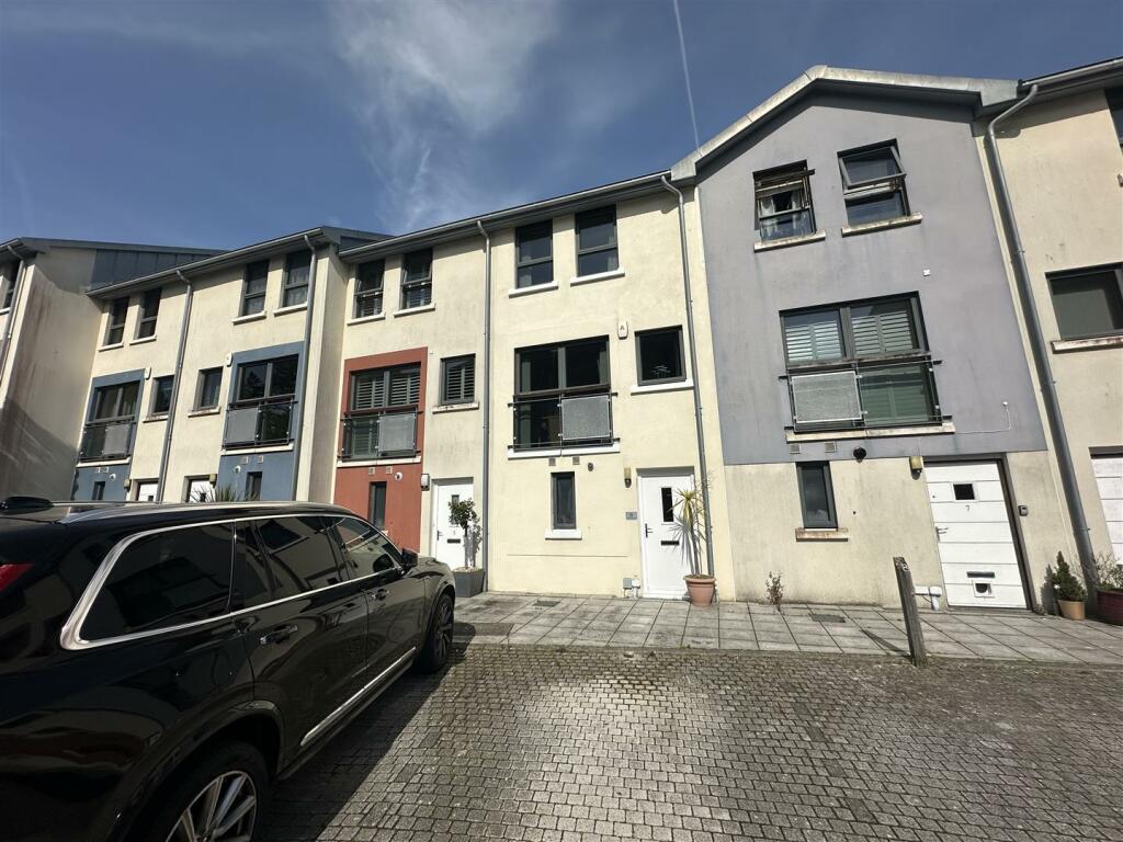 Main image of property: Tresawya Drive, Truro