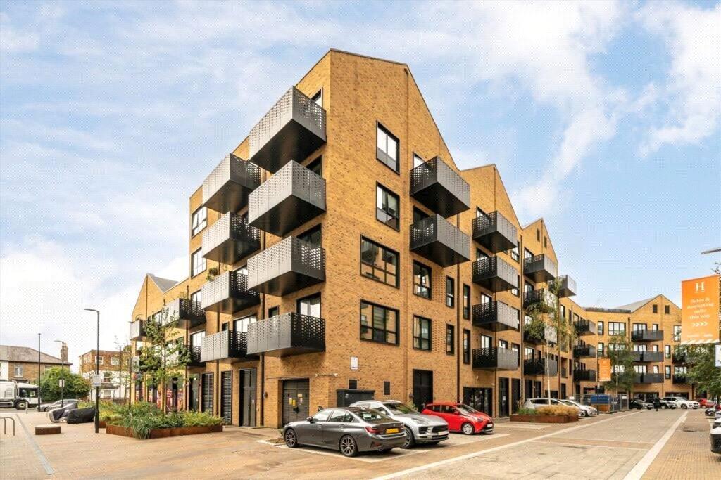 Main image of property: Middle Road, London