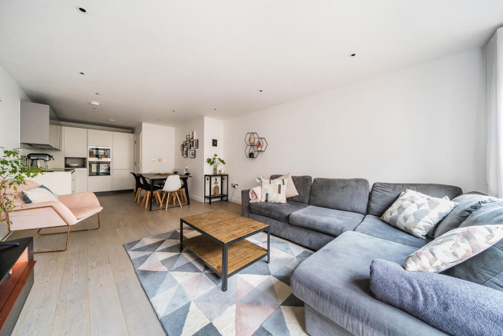 Main image of property: Singapore Road, London