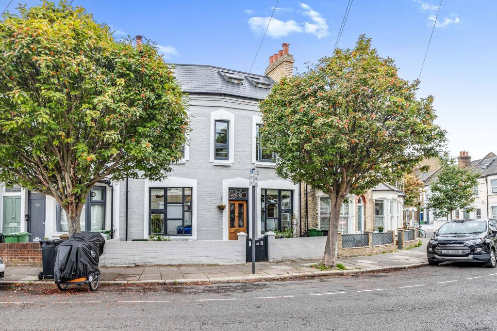 Main image of property: Gayford Road, London