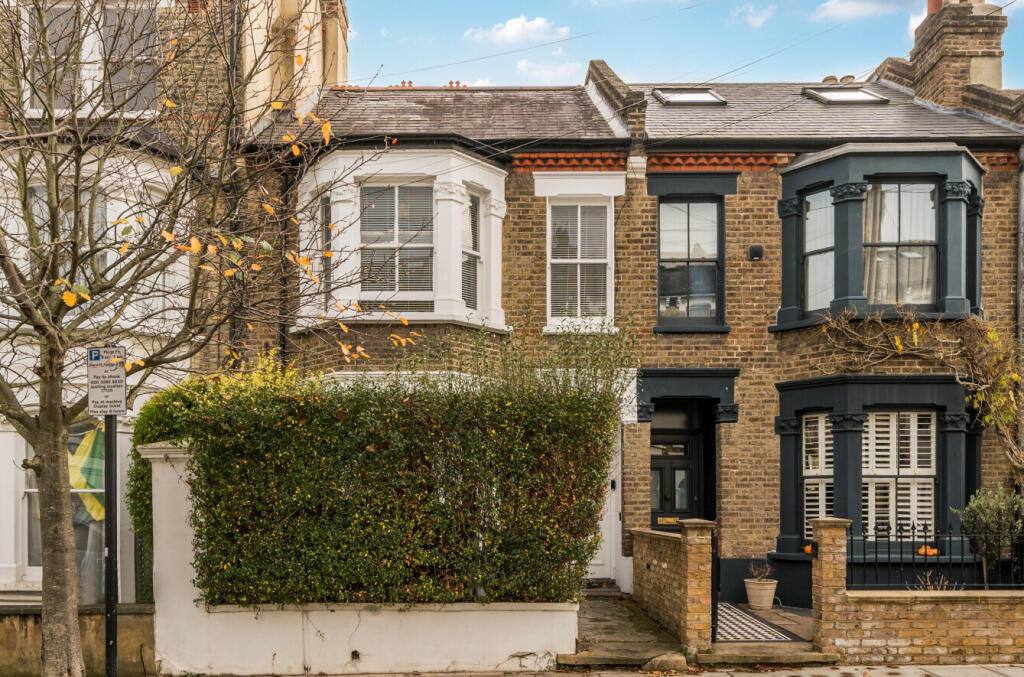 Main image of property: Davisville Road, London