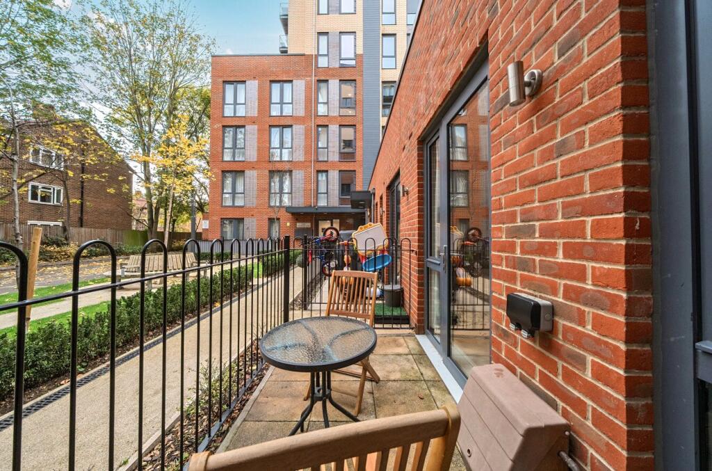 Main image of property: Colonnade Gardens, London