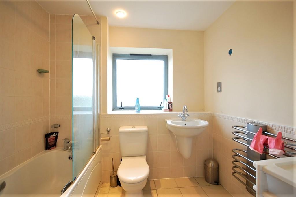 Additional property image - Quayside Drive, Colchester, Essex, CO2