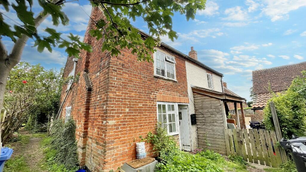 3 bedroom semi-detached house