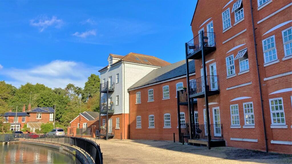 Main image of property: Waterside Lane, Colchester, Essex, CO2