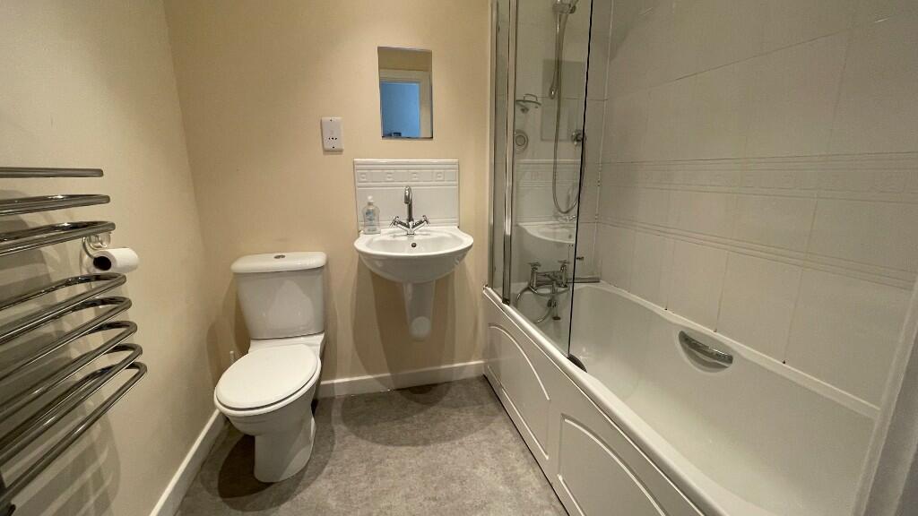 Additional property image - Quayside Drive, Colchester, Essex, CO2