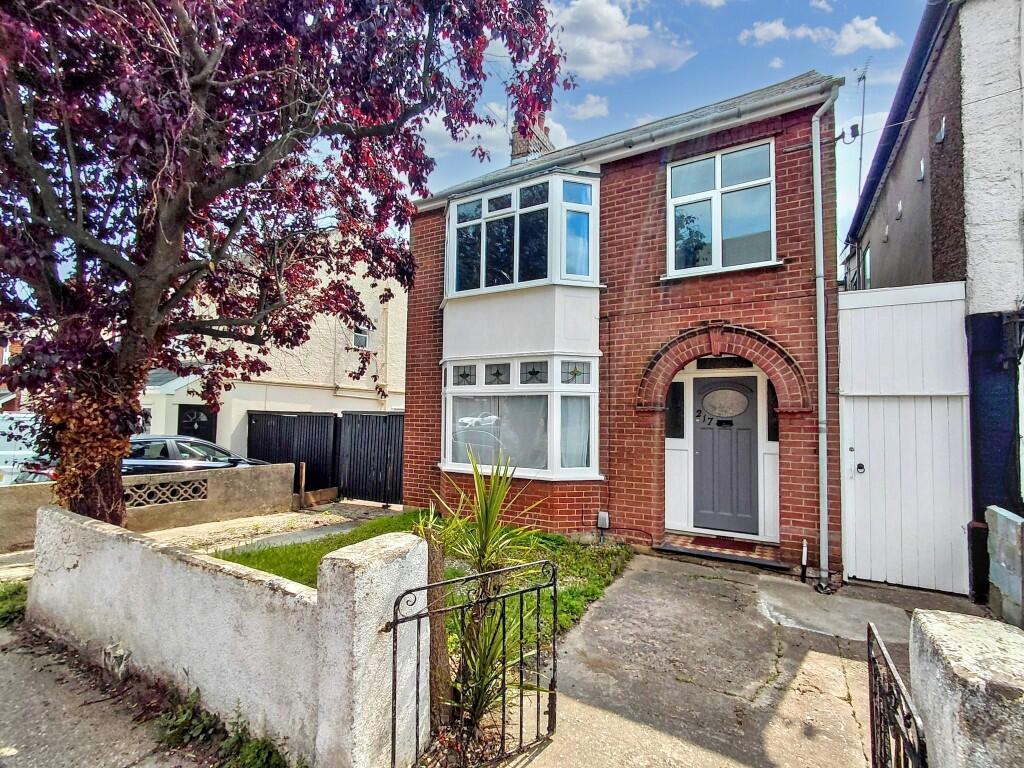 Main image of property: Harwich Road, Colchester, Essex, CO4