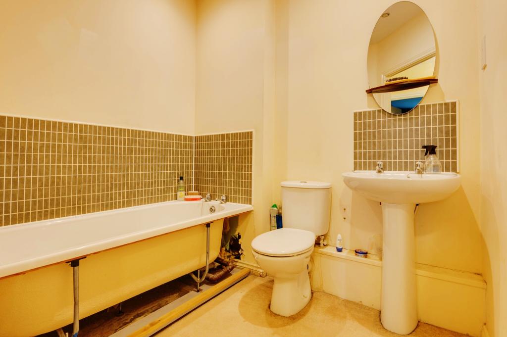 2 bedroom flat for sale in Olive Mount Road, Liverpool, L15