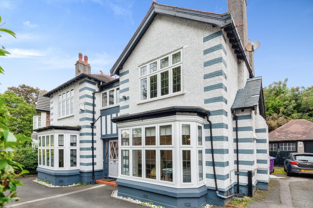 6 bedroom detached house for sale in Queens Drive, Mossley Hill