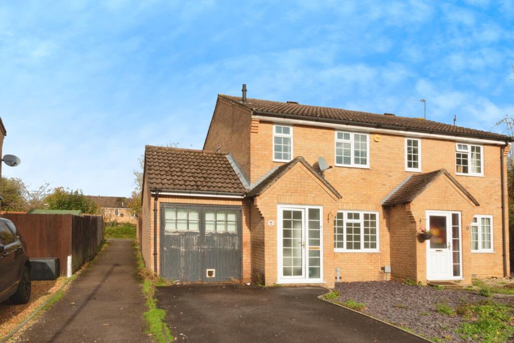 Main image of property: Alderwood, Chineham, Basingstoke, Hampshire, RG24