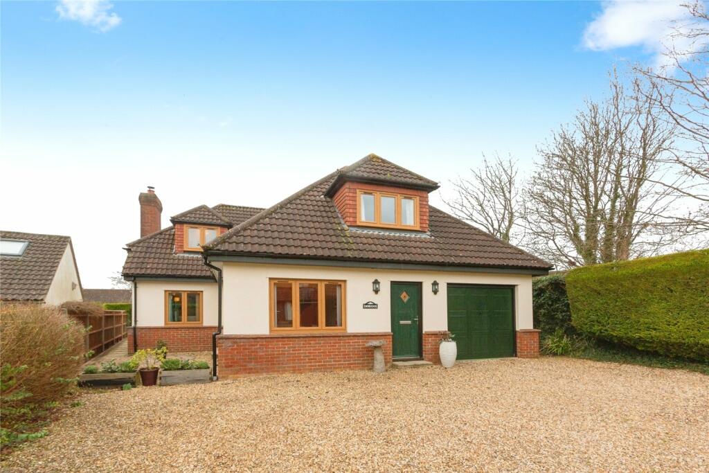 5 bedroom detached house for sale in Sainfoin Lane, Oakley, Basingstoke