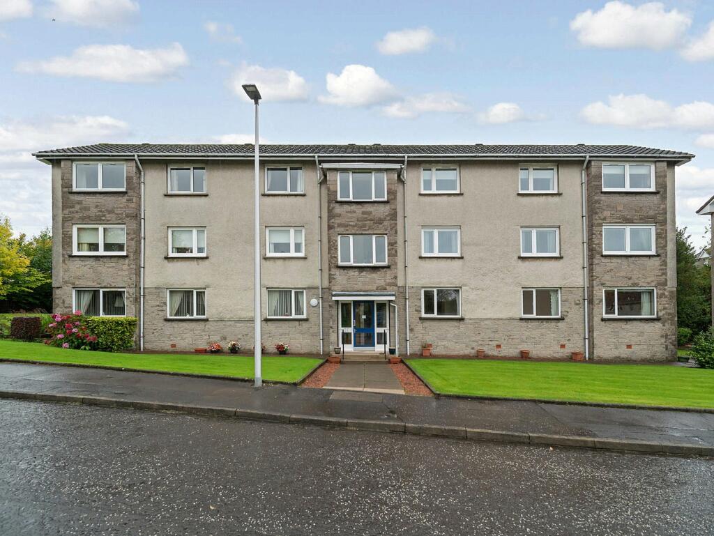 2 bedroom flat for sale in Queens Court, Milngavie, Glasgow, East