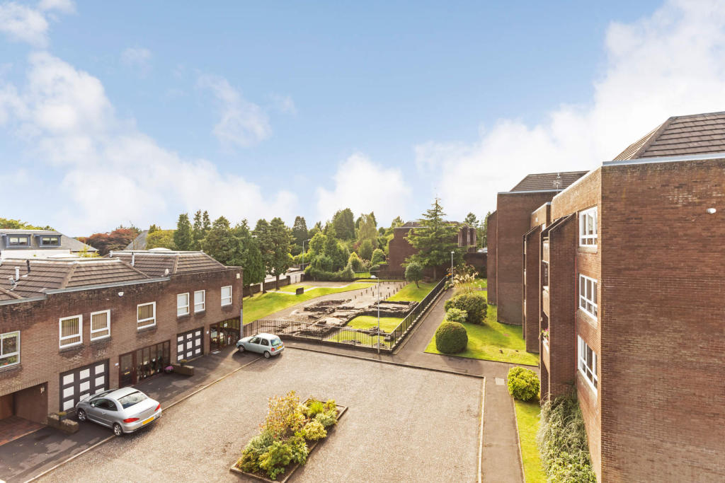 3 bedroom flat for sale in Roman Court, Bearsden, Glasgow, East