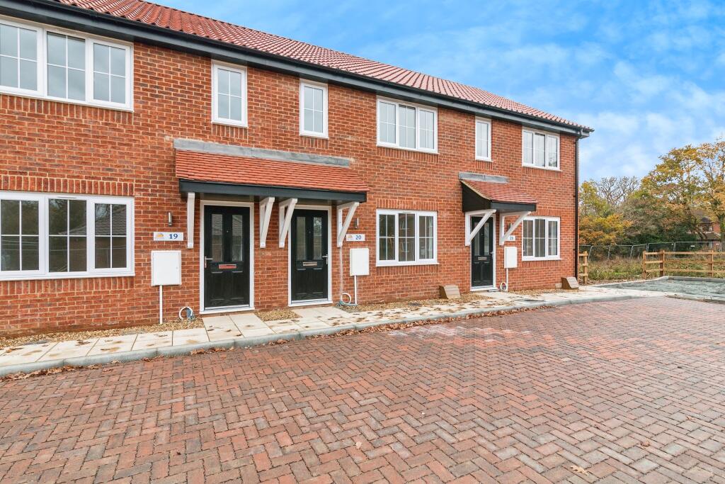 2 bedroom terraced house for sale in Blofield Corner Road, Blofield