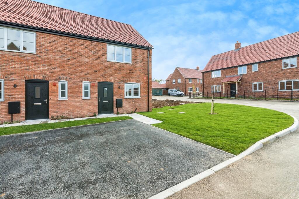 2 bedroom end of terrace house for sale in Yarmouth Road, Plot 13