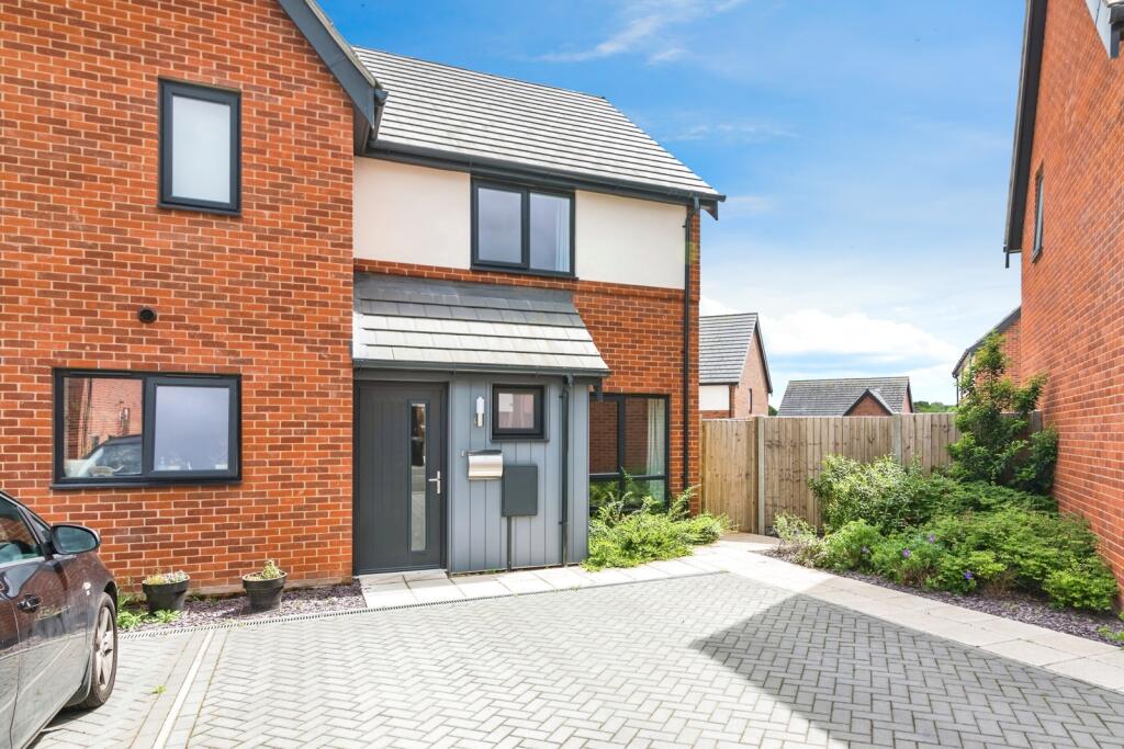 Main image of property: Reedcutters Avenue, Brundall, Norwich, Norfolk, NR13