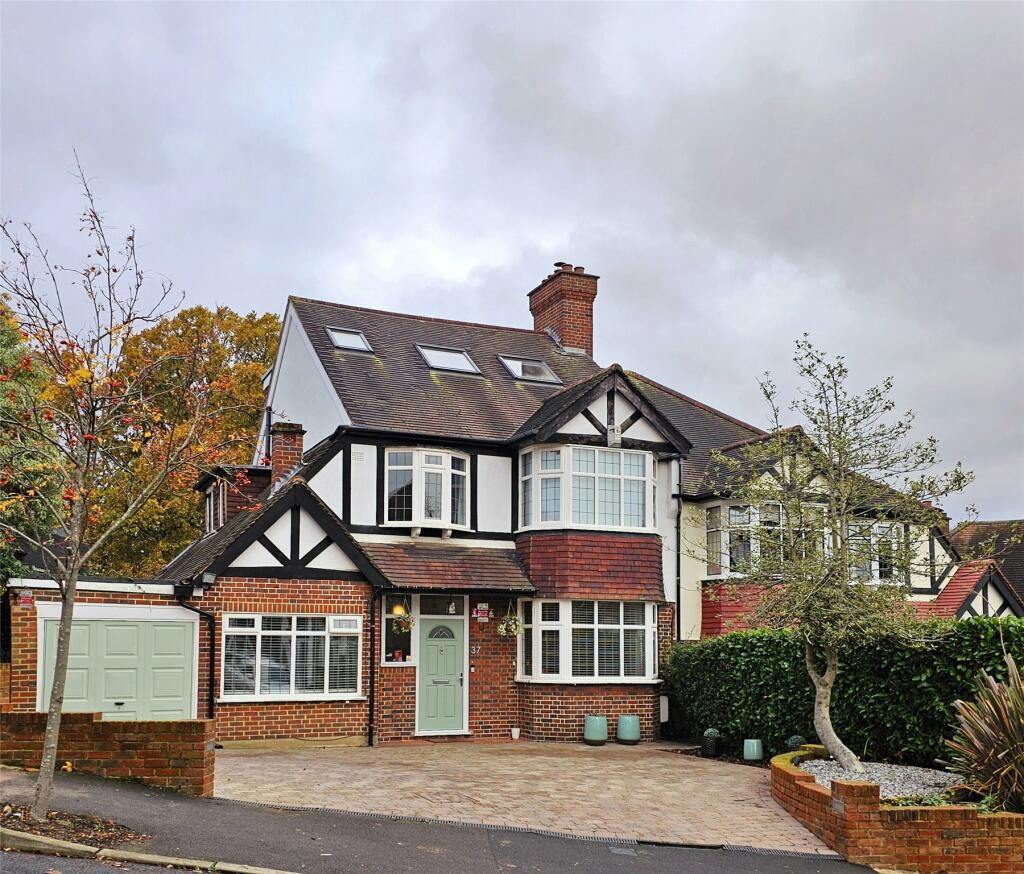 5 bedroom semidetached house for sale in Braeside, Beckenham, BR3