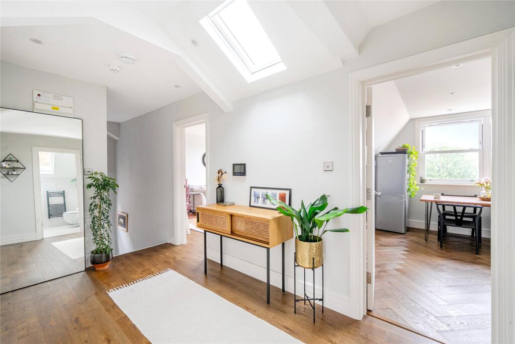 Main image of property: Croydon Road, London