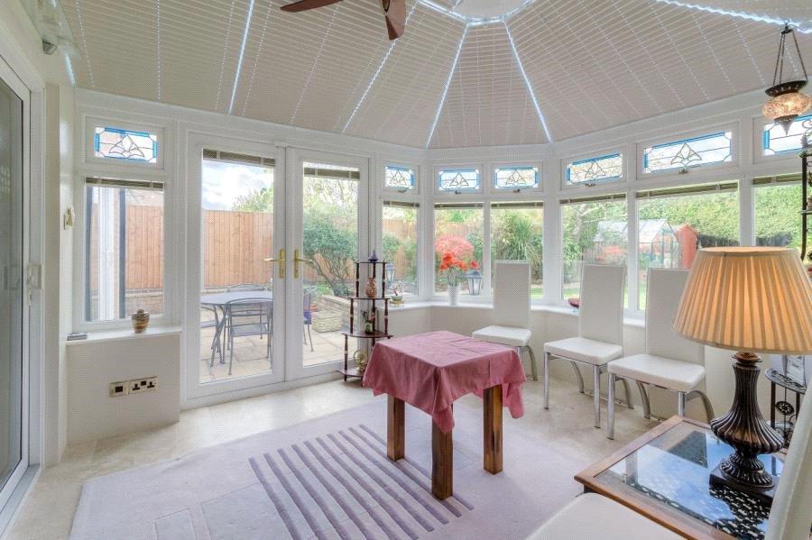 6 bedroom detached house for sale in Putnoe Lane, Bedford, Bedfordshire