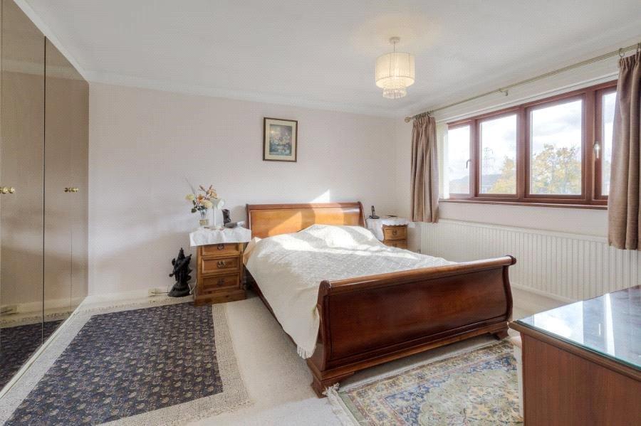 6 bedroom detached house for sale in Putnoe Lane, Bedford, Bedfordshire