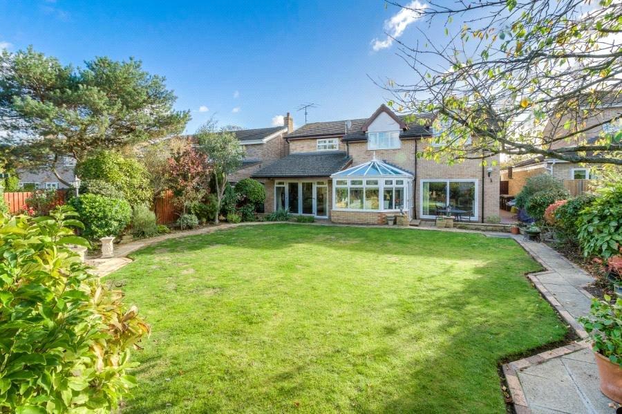 6 bedroom detached house for sale in Putnoe Lane, Bedford, Bedfordshire