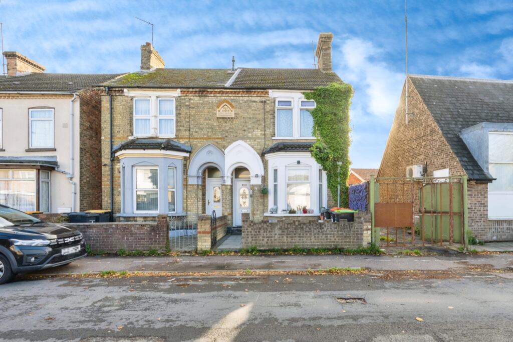 Main image of property: Offa Road, Bedford, MK42