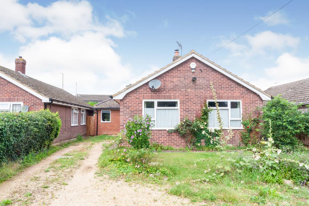 3 bedroom bungalow for sale in High Street, Riseley, Bedford, Bedfordshire, MK44