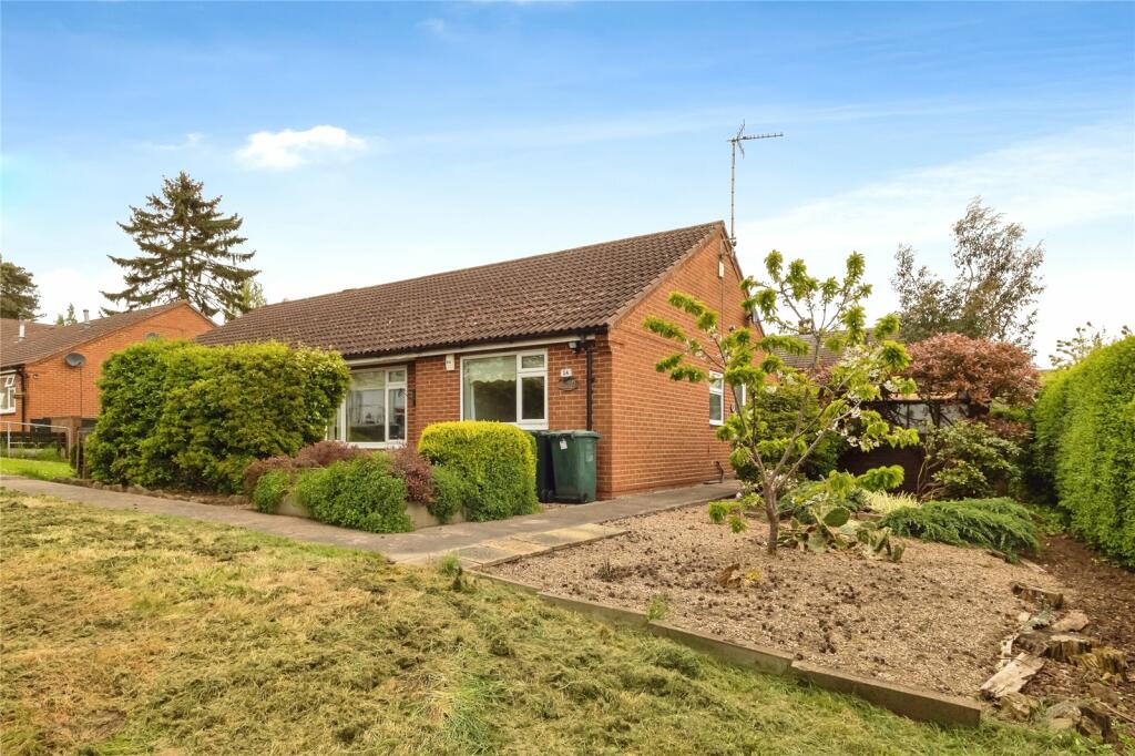 2 bedroom semidetached house for sale in Westcliffe Avenue, RadcliffeonTrent, Nottingham