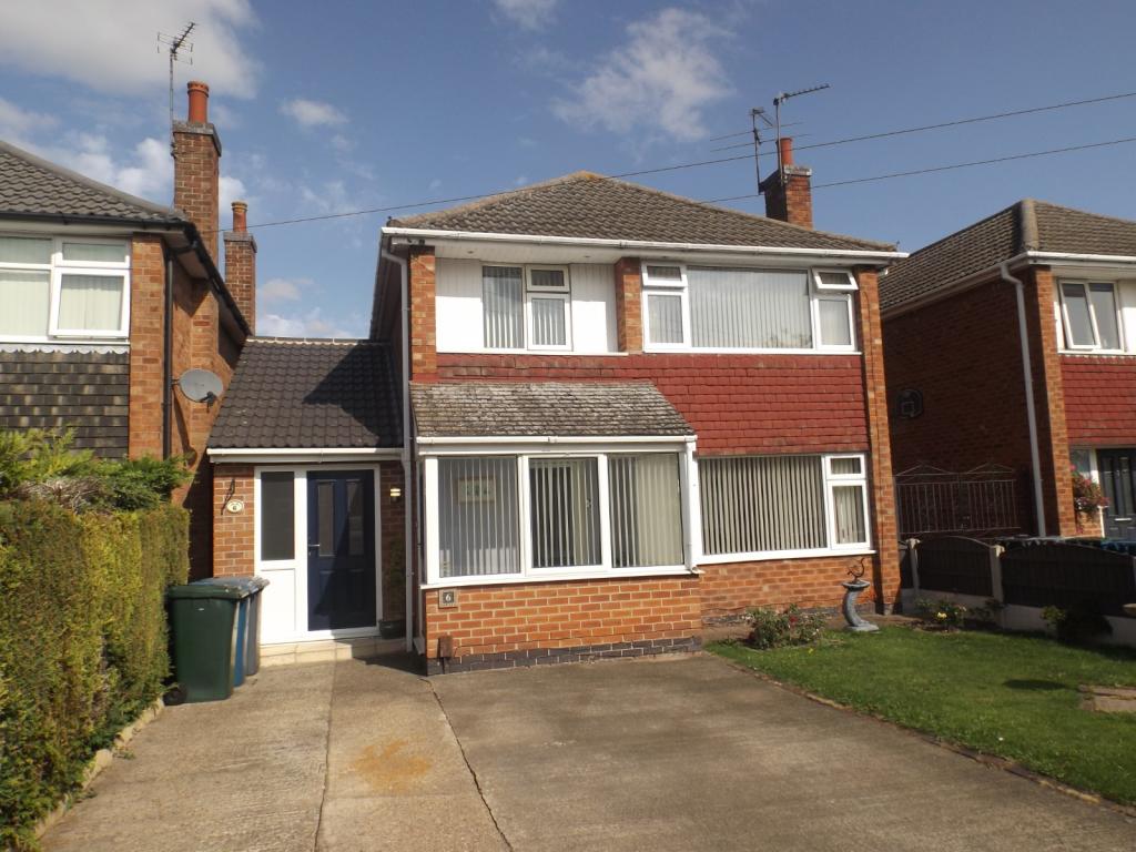 3 bedroom detached house for sale in Grove Road, Bingham, Nottingham